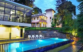 Hotel Treetop